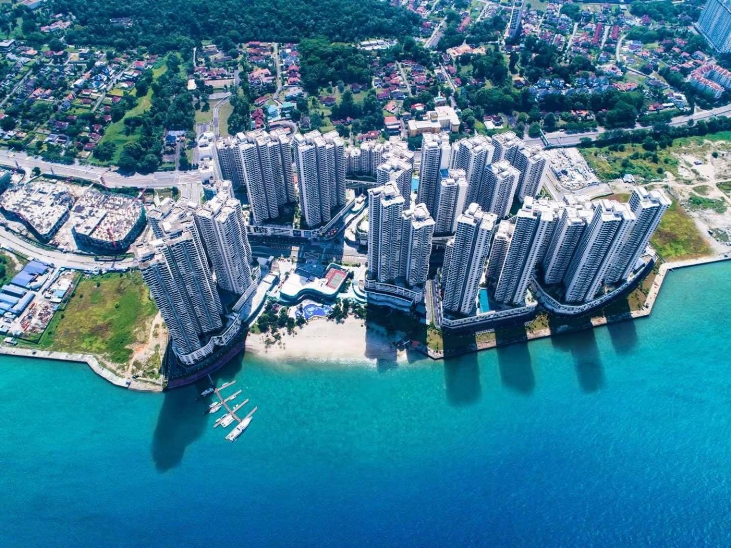 Cozy Beachfront Seaview With 2 Carparks Foc Netflix Access And Youtube Premium 3beds3bath 6-11pax By Minshuku Apartment *