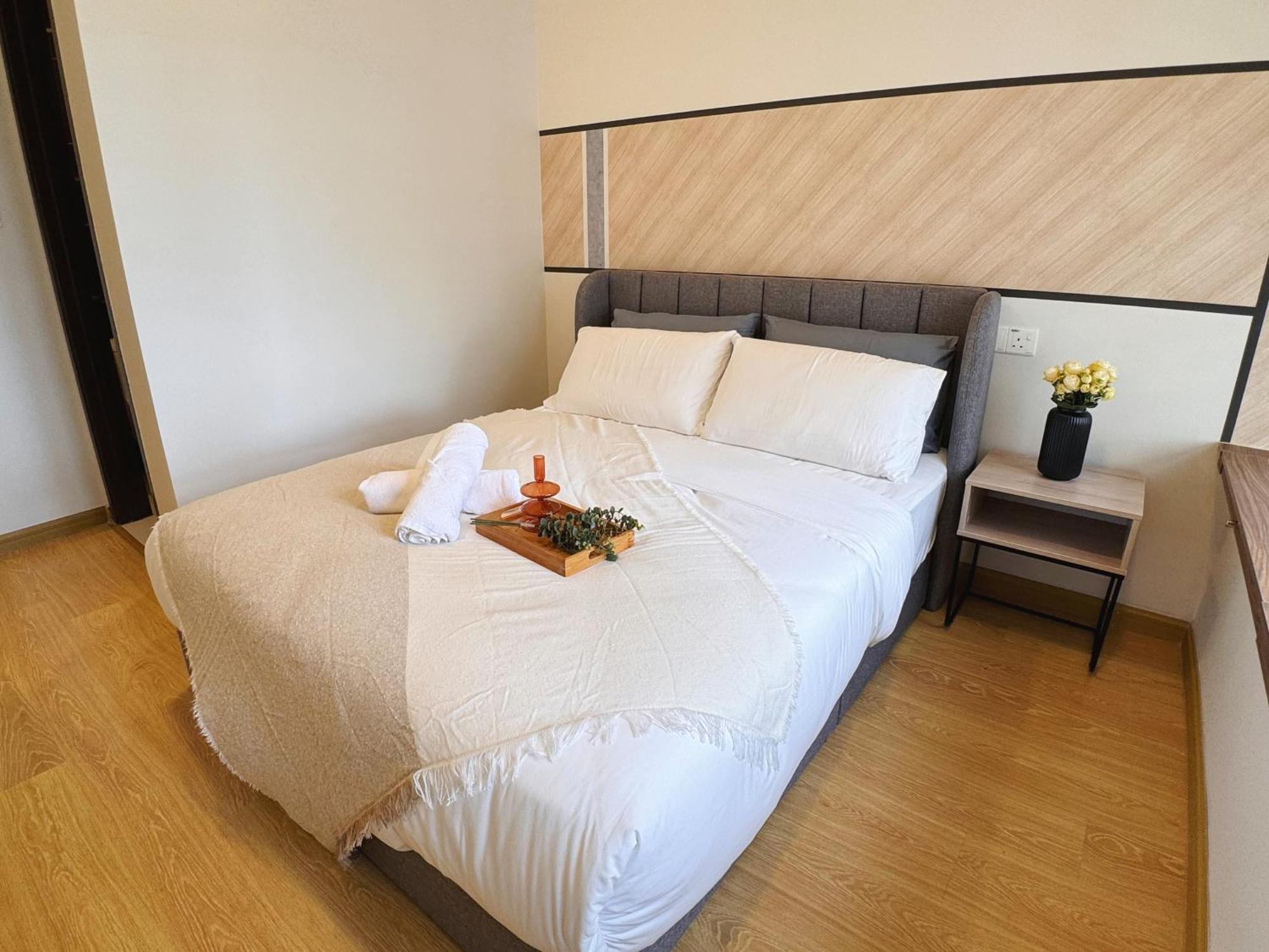 Pangsapuri Cozy Beachfront Seaview With 2 Carparks Foc Netflix Access And Youtube Premium 3beds3bath 6-11pax By Minshuku