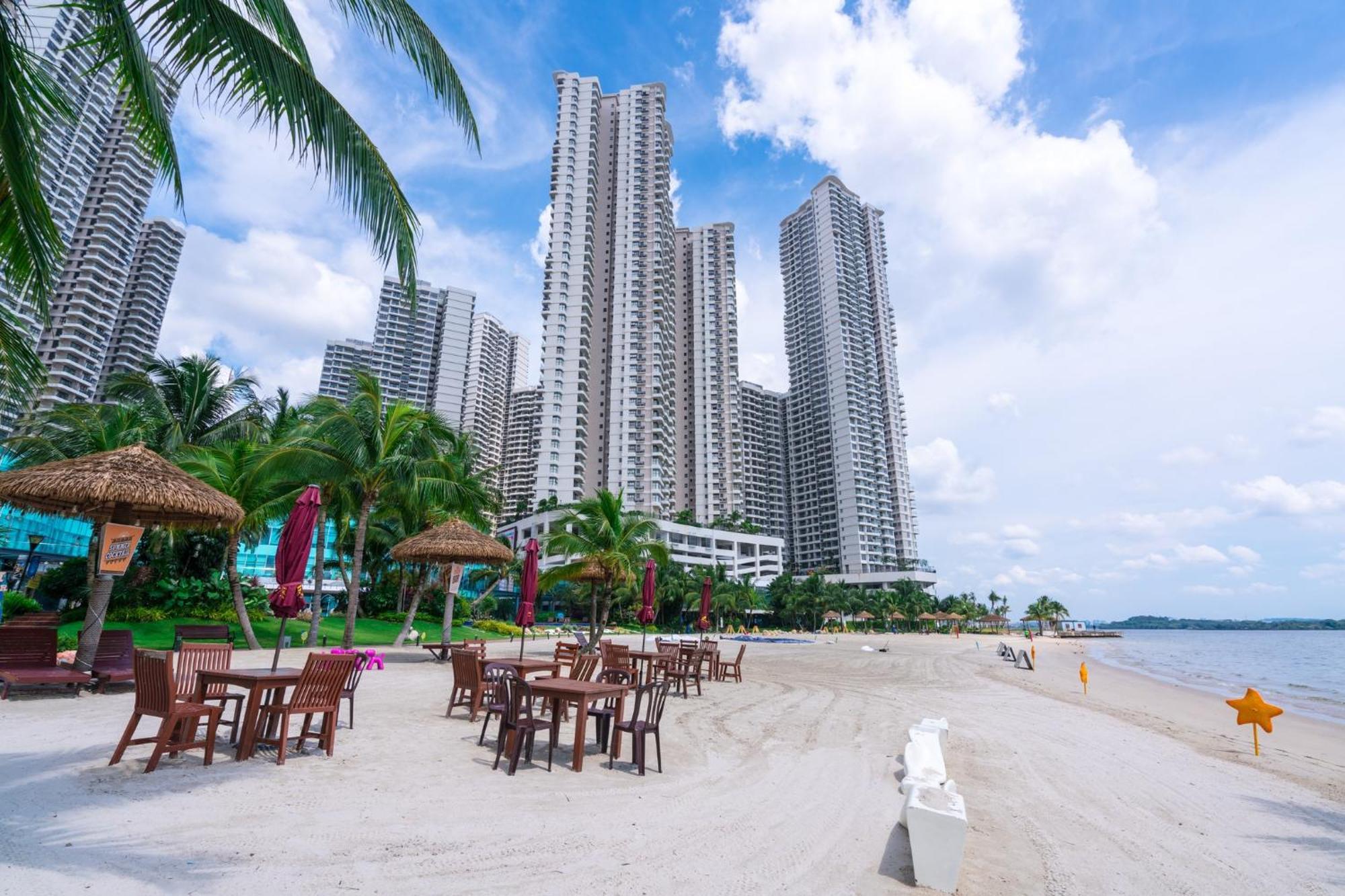 Cozy Beachfront Seaview With 2 Carparks Foc Netflix Access And Youtube Premium 3beds3bath 6-11pax By Minshuku